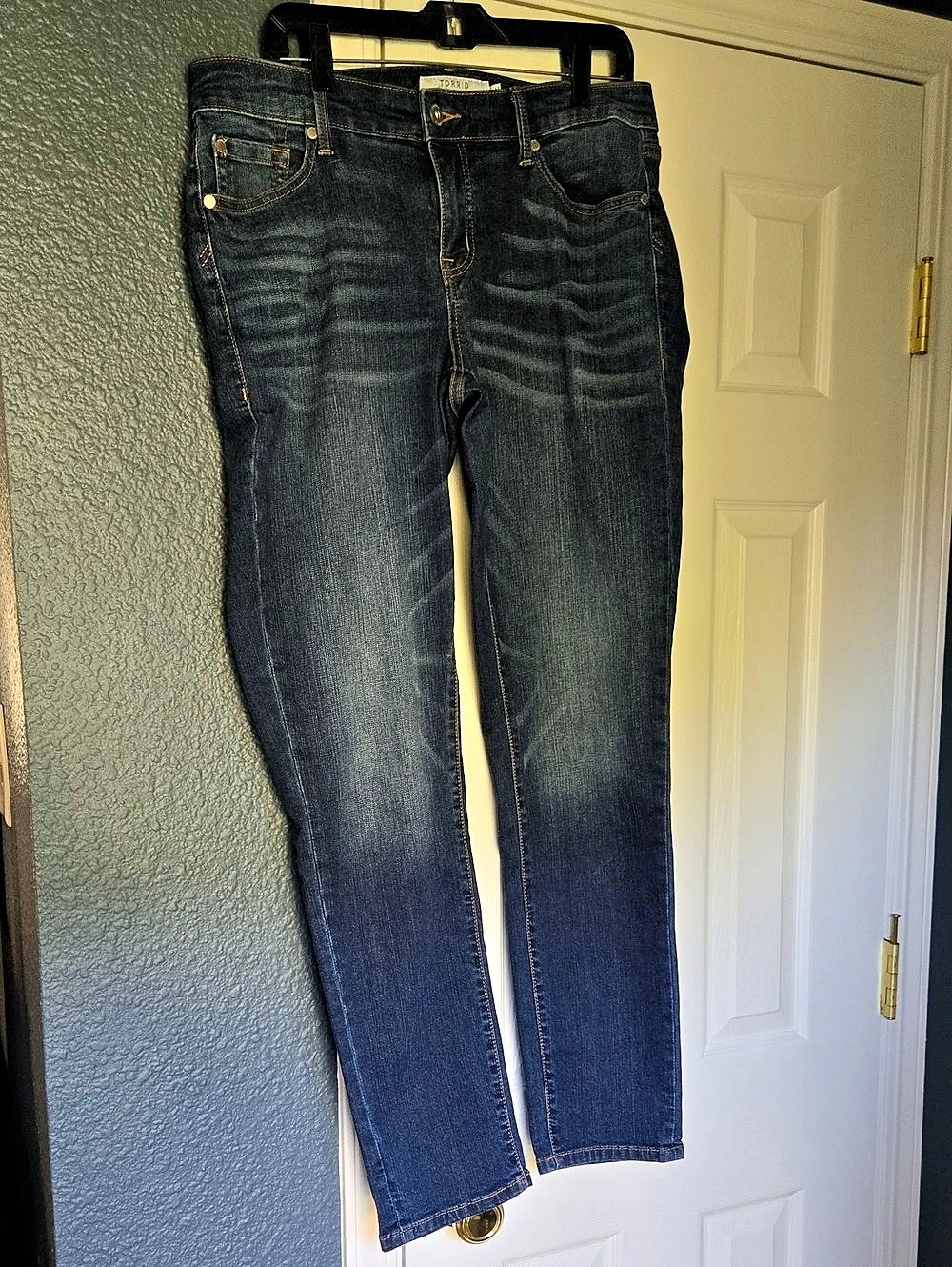 Torrid First At Fit Denim Straight Leg Jeans Excellent Condition.